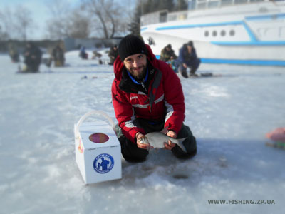 Рыбалка в Запорожье. Ловля плотвы со льда